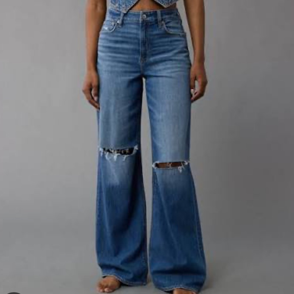 American Eagle Outfitters Dreamy Drape Ripped Jeans